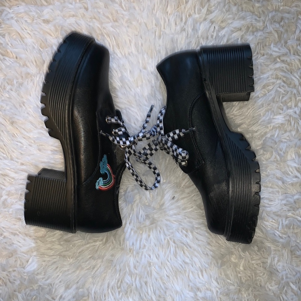 KU PLATFORM MARY JANES!! SIZE 9